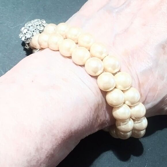 Vintage Double Row Faux Pearl Bracelet Rhinestone Cluster Slide Clasp 8.25" - Picture 4 of 5